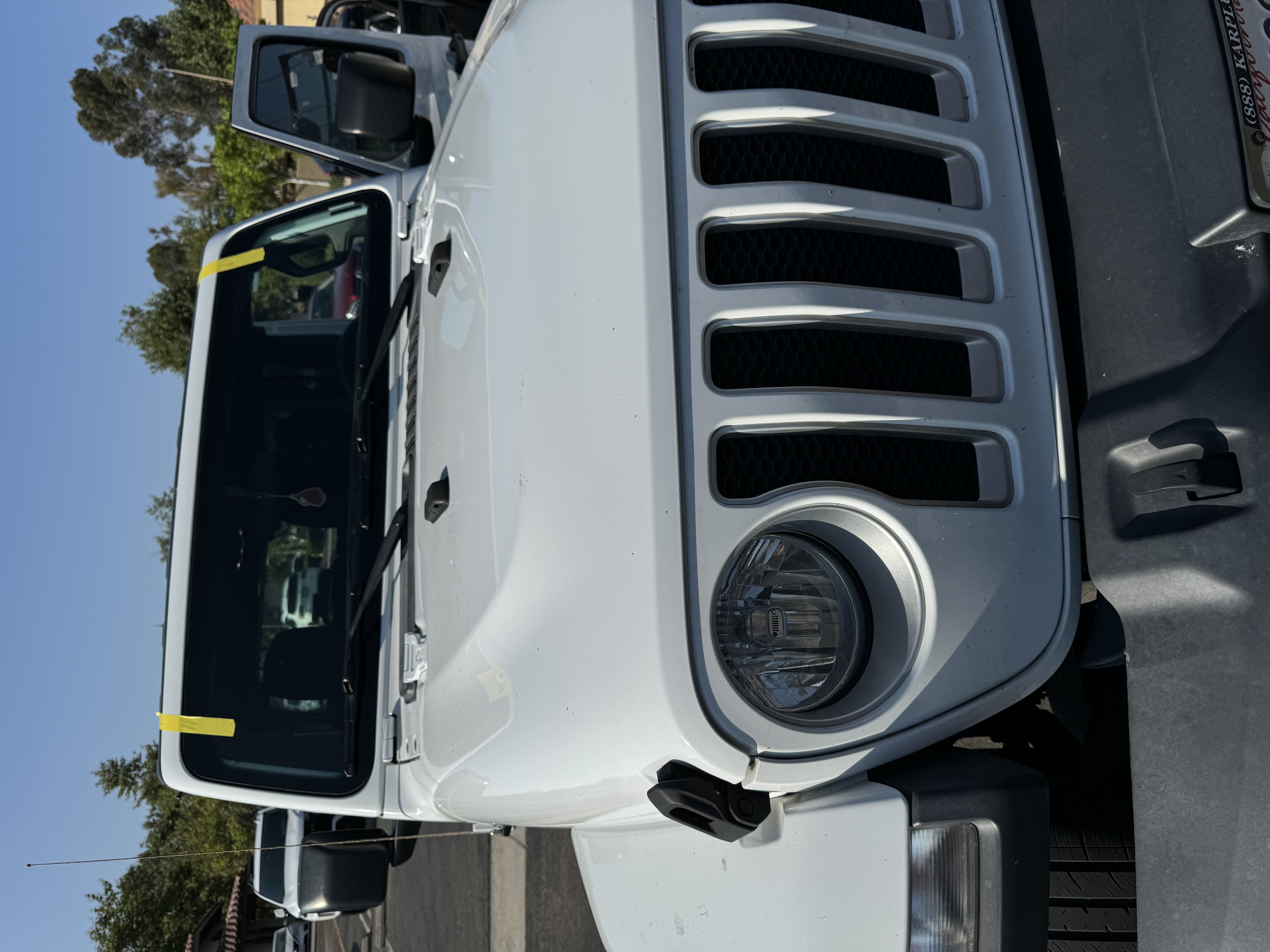 Installation of a car windshield by A Super Glass to Go