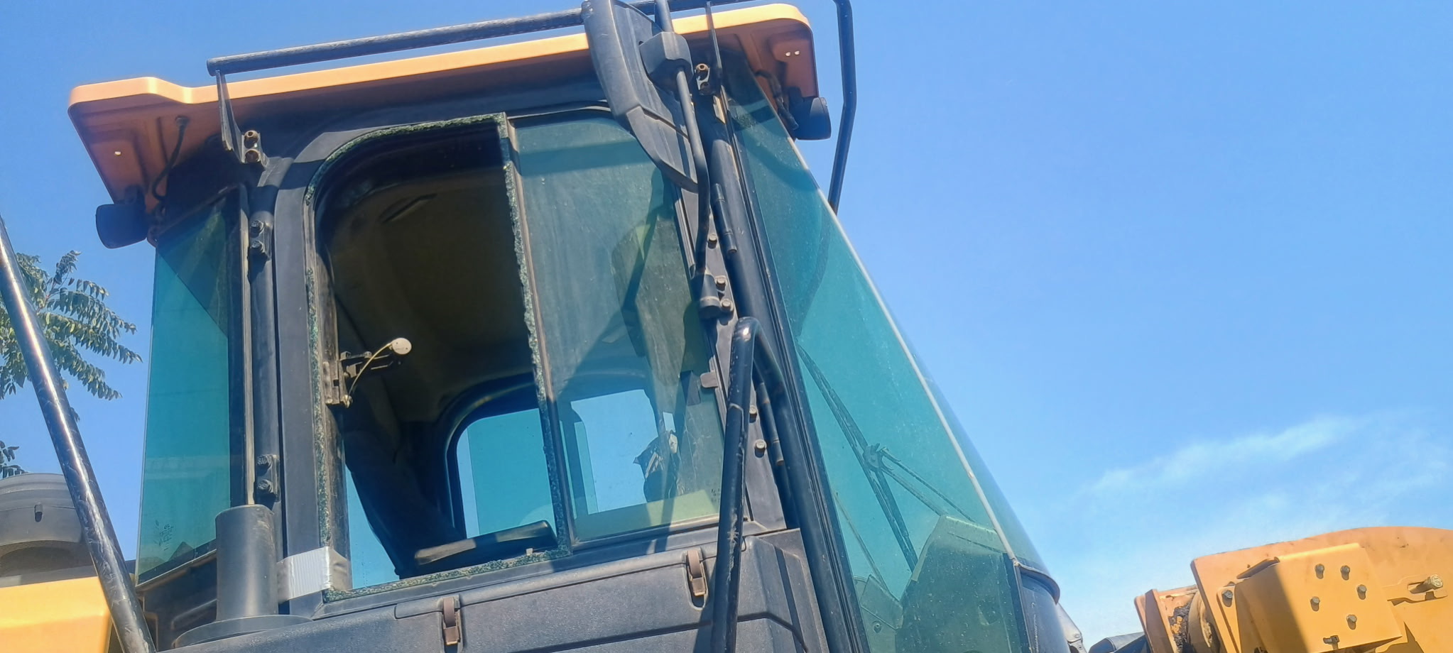 A Super Glass to Go Auto Glass Services