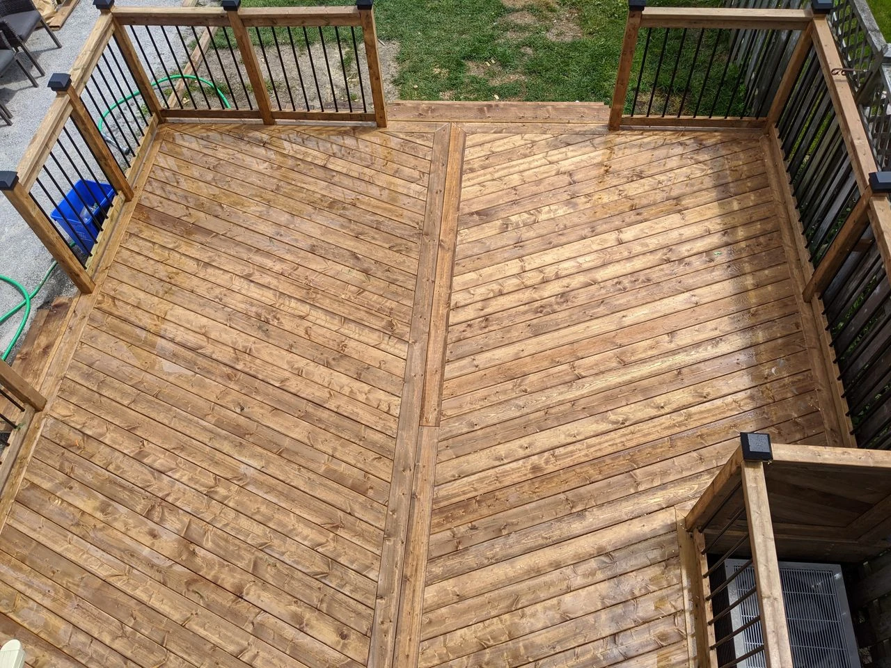Outdoor deck