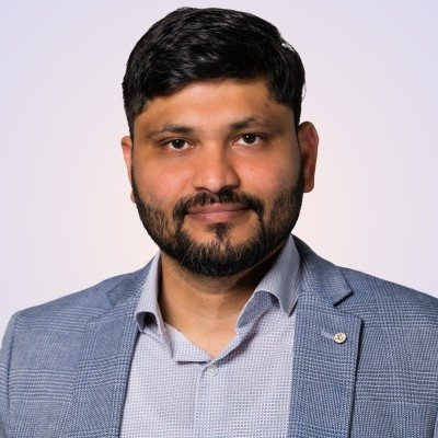 CRM dashboard showing marketing automation, missed call text back, appointment booking and lead management for small business