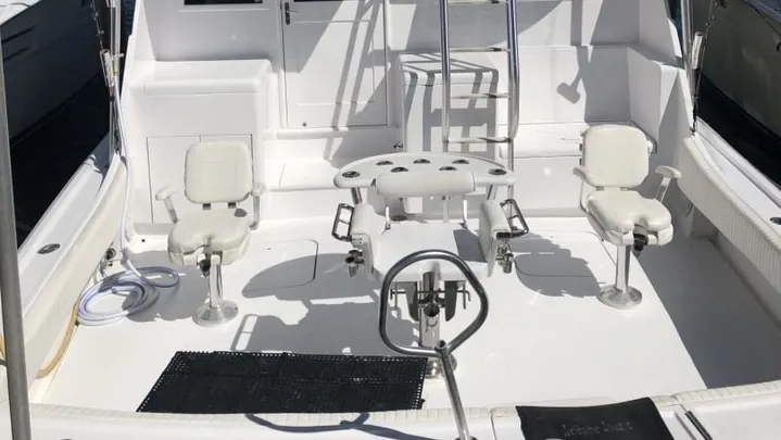RingMaster with tower and outriggers deployed off Pompano—ready for kite, live bait or trolling on a 3/4-day trip