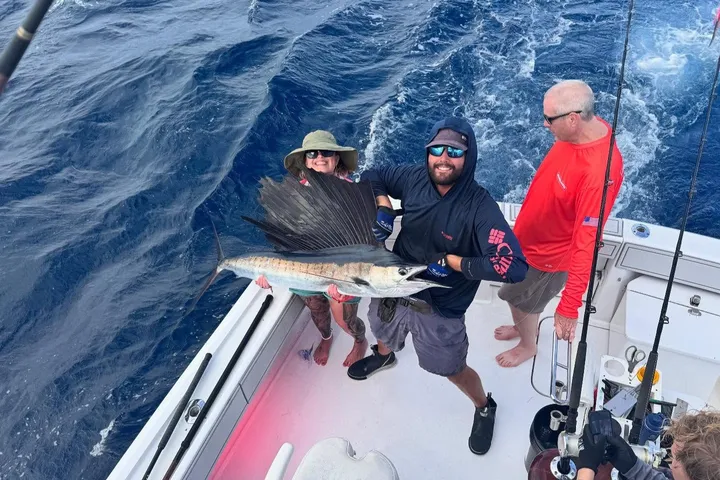 RingMaster 53’ Hatteras offshore run for pelagics—mahi, wahoo, tuna