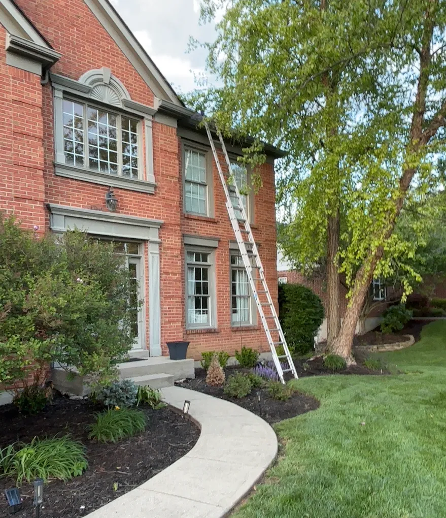 Cincinnati East Window & Gutter Cleaning serving Blue Ash
