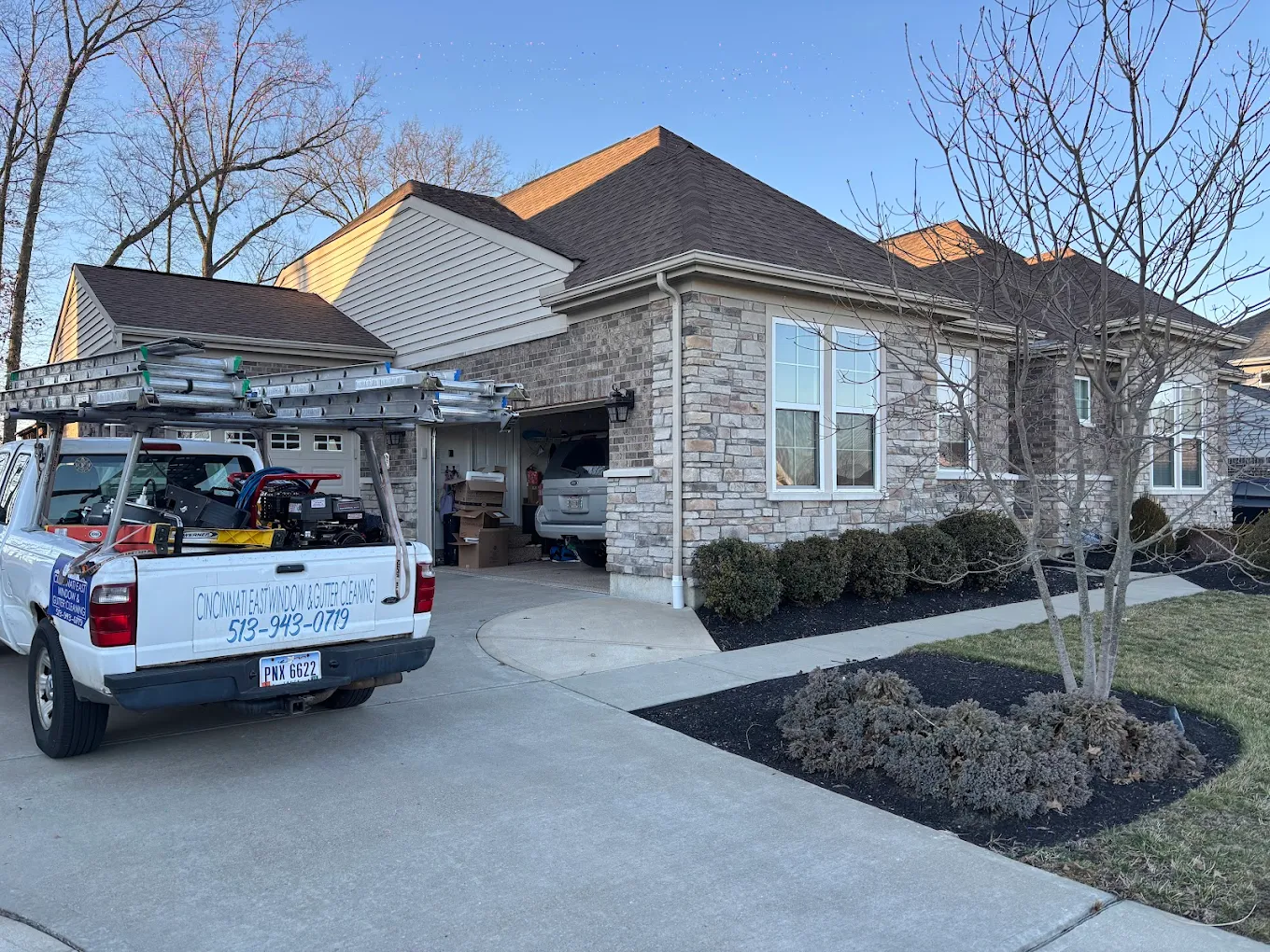 Cincinnati East Window & Gutter Cleaning team in Mariemont