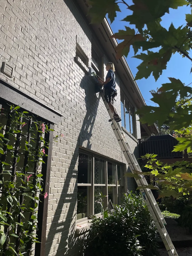 Cincinnati East Window & Gutter Cleaning serving the Queen City