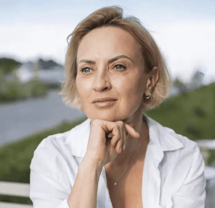 Marie L., 52