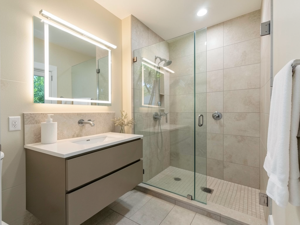 5 Smart Bathroom Remodel Tips for Palm Beach County Homes