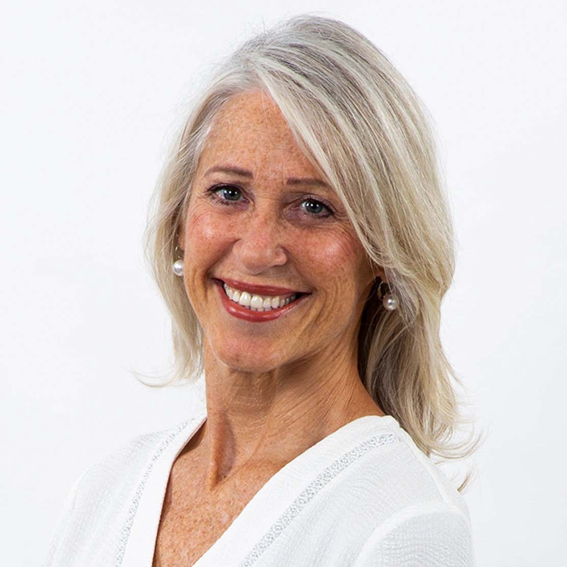 Lynne Nicolari