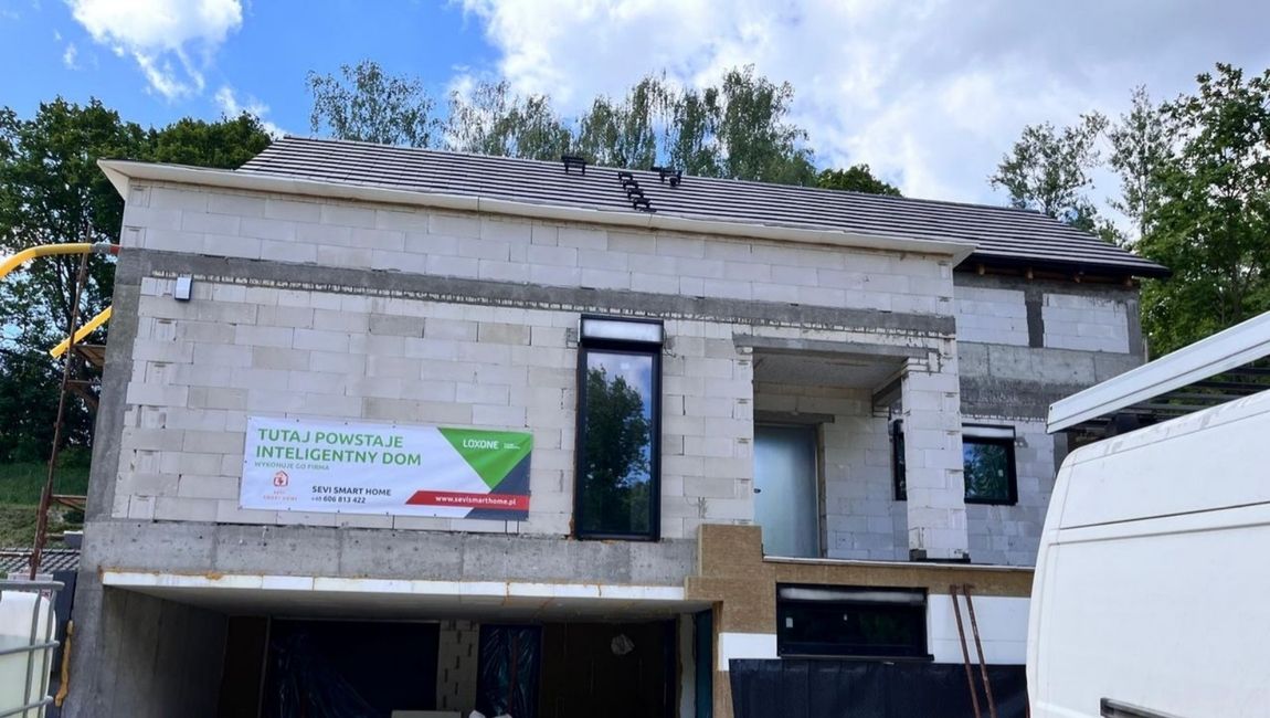 Instalacja elektryczna w domu jednorodzinnym – planowanie okablowania na etapie stanu surowego