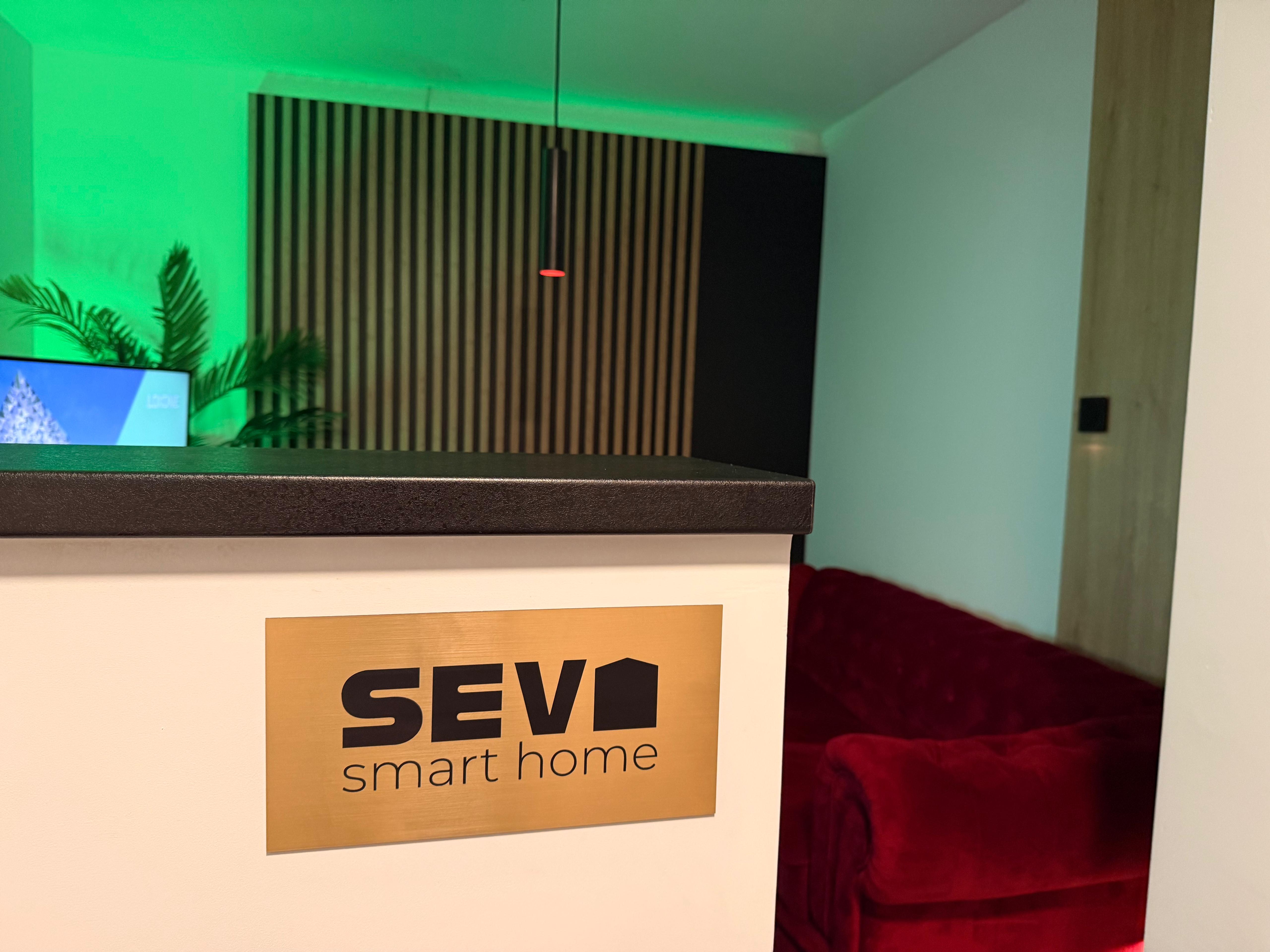 Showroom Sevi Smart Home Nowogród Bobrzański, system Loxone na żywo