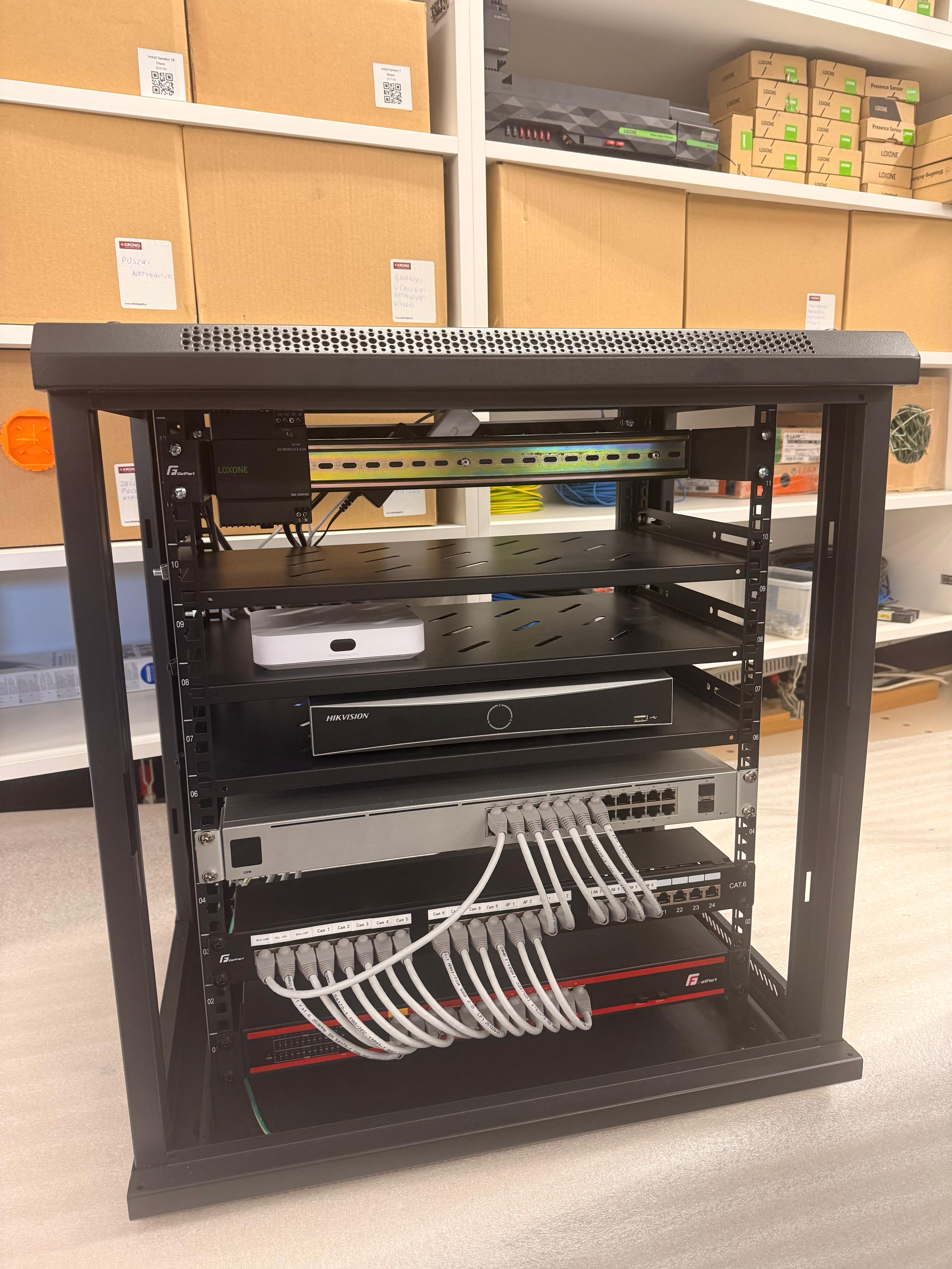 Smart home Kiełpin – wnętrze domu z systemem Loxone