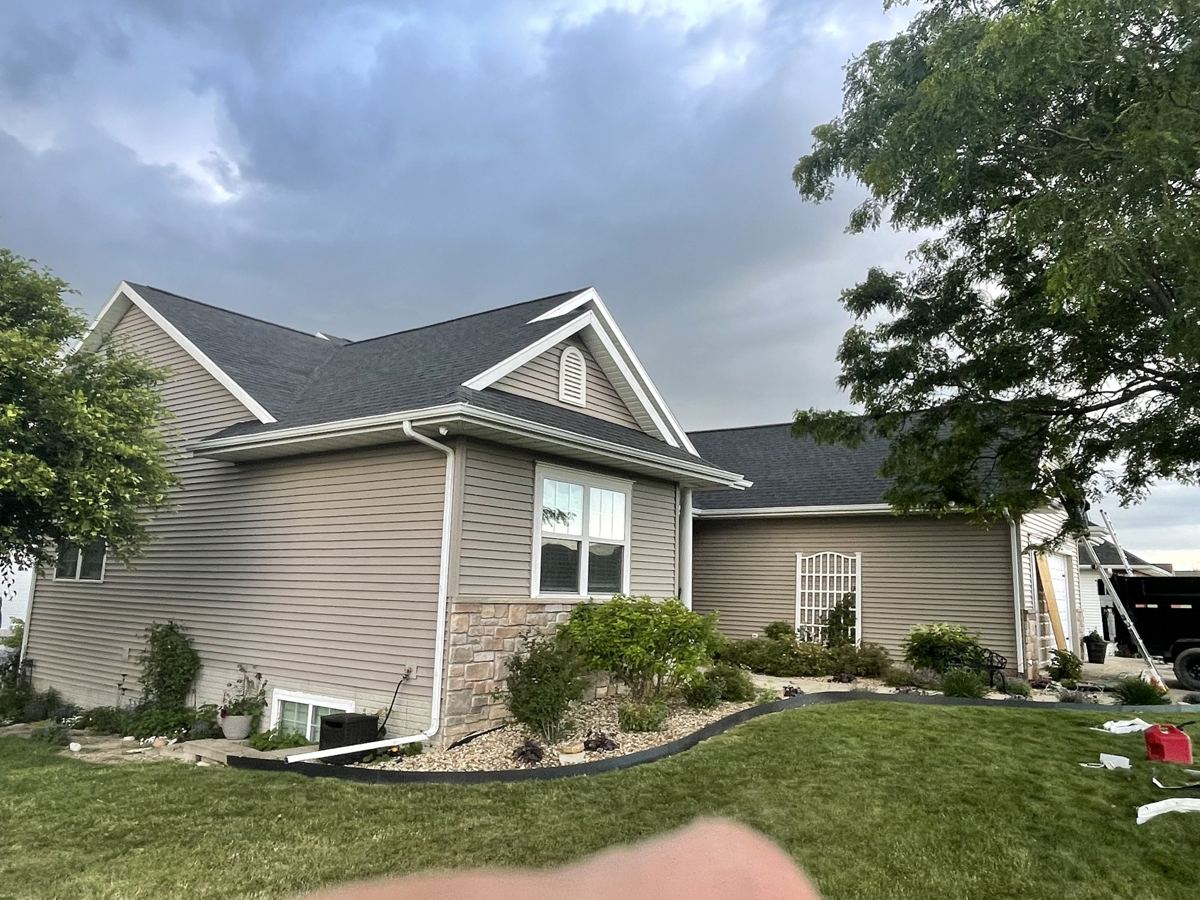 Finished Atlas shingle roof, Marion IA — Hawkland Exteriors