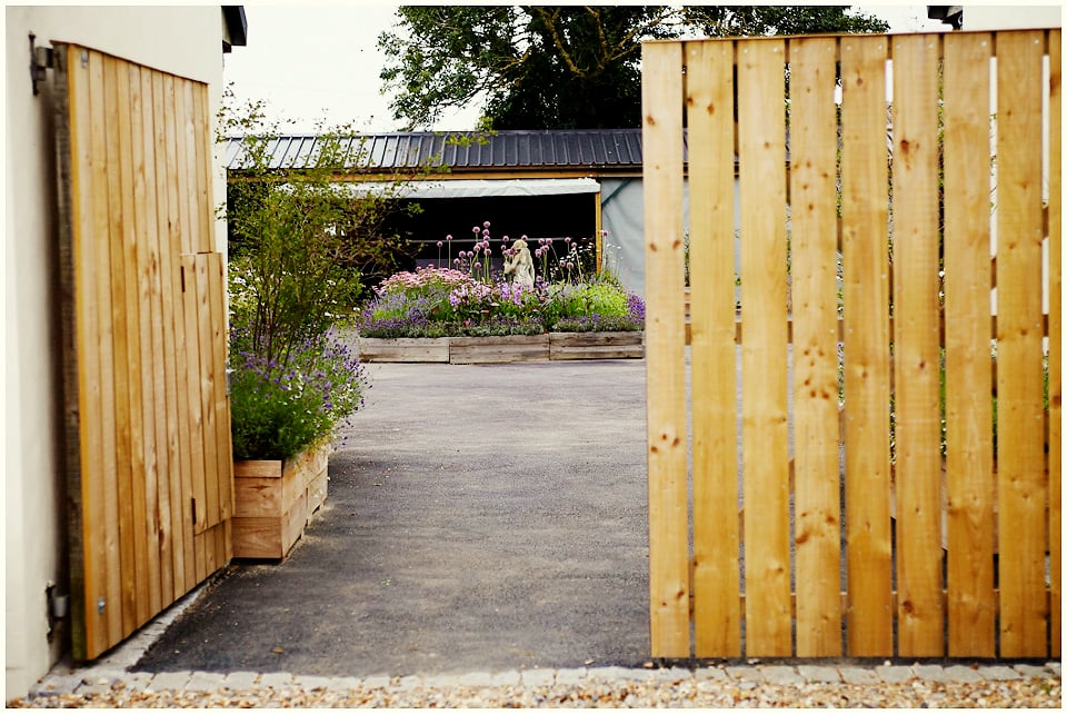 Rustic Outdoor DIY farm backyard wedding UK (4)