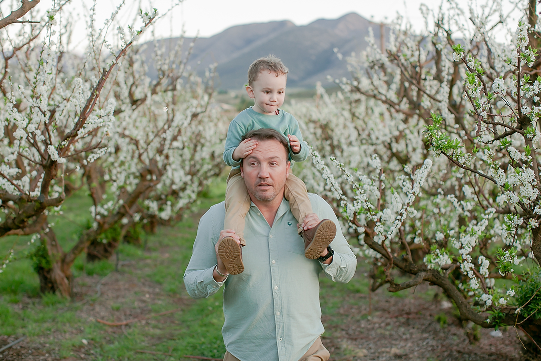 Family Photoshoot amongst the Apple Blossoms