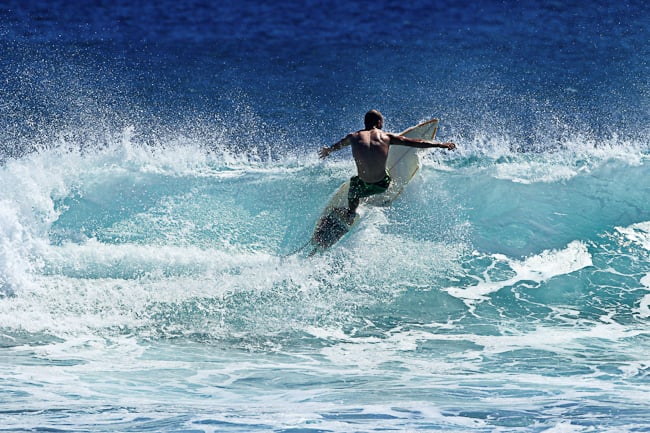 surfing in Bali pictures