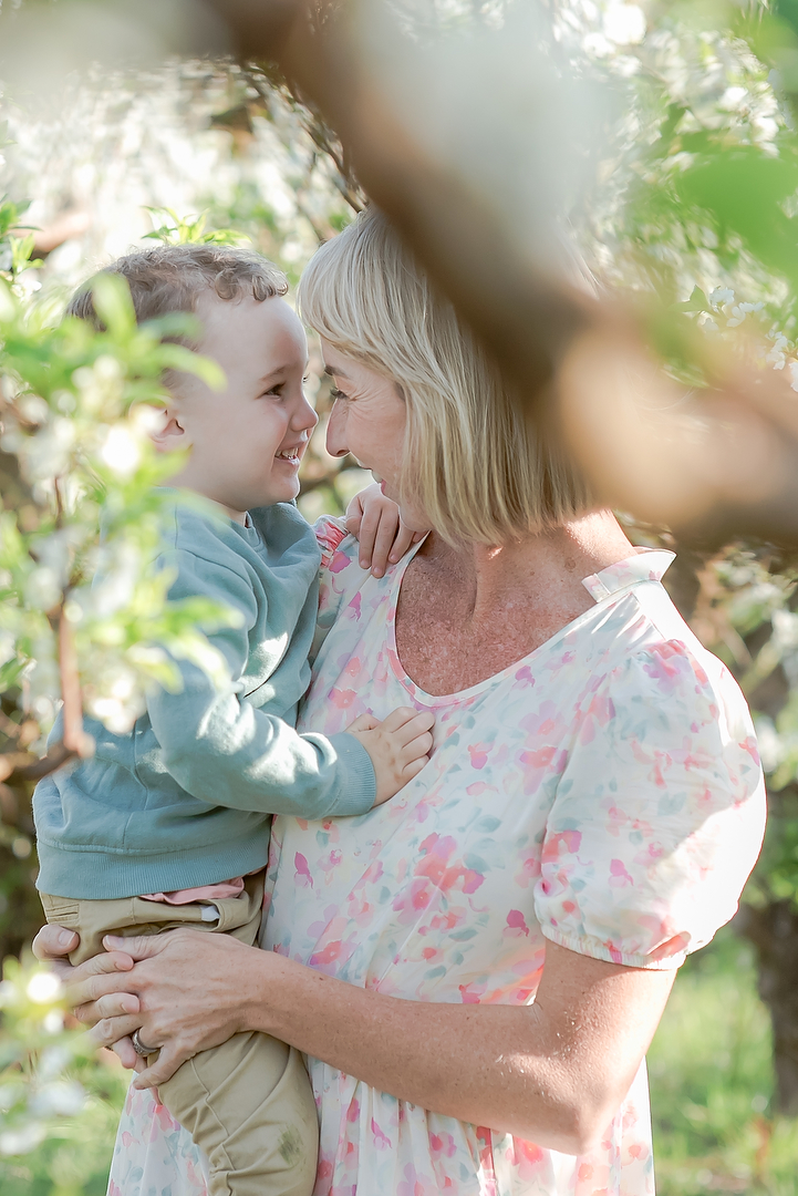 Family Photoshoot amongst the Apple Blossoms
