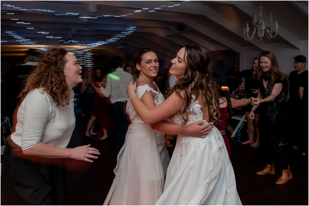 Megan and Mignon get married in Cape St Francis Resort