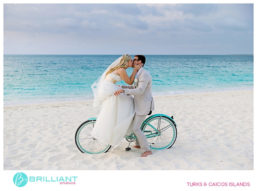 Bride and Groom Poses: Finding Fresh Ideas