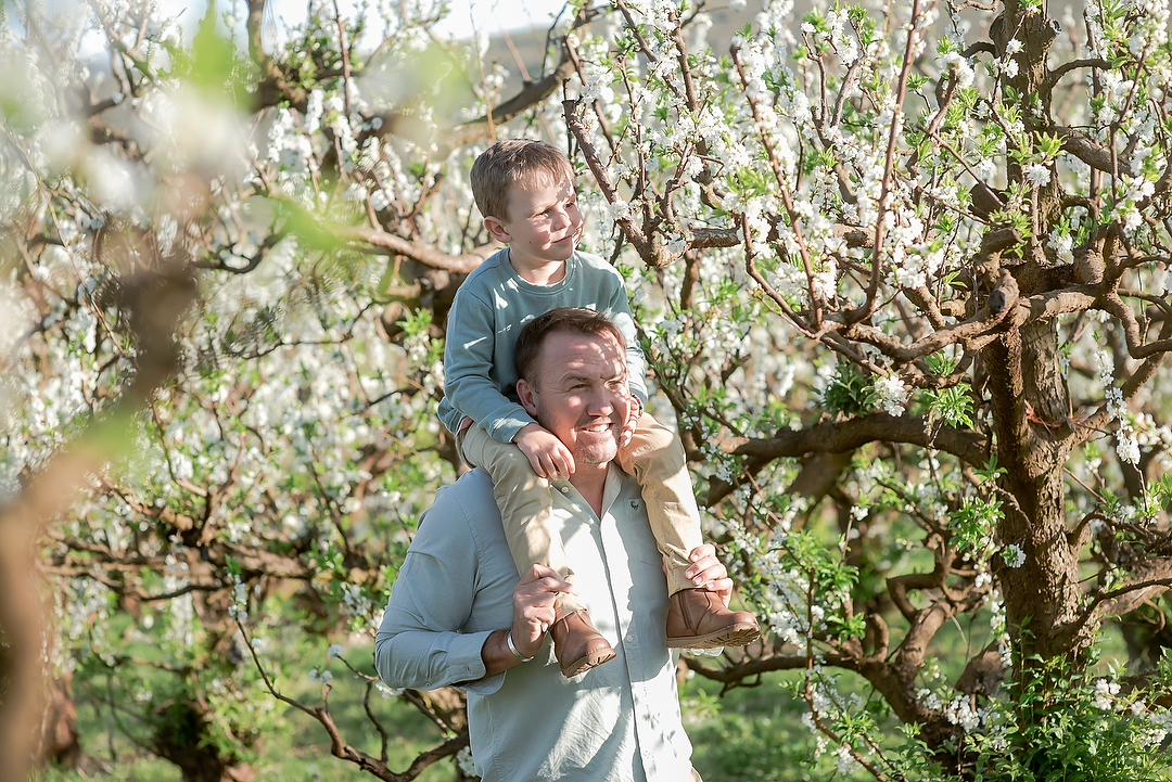 Family Photoshoot amongst the Apple Blossoms