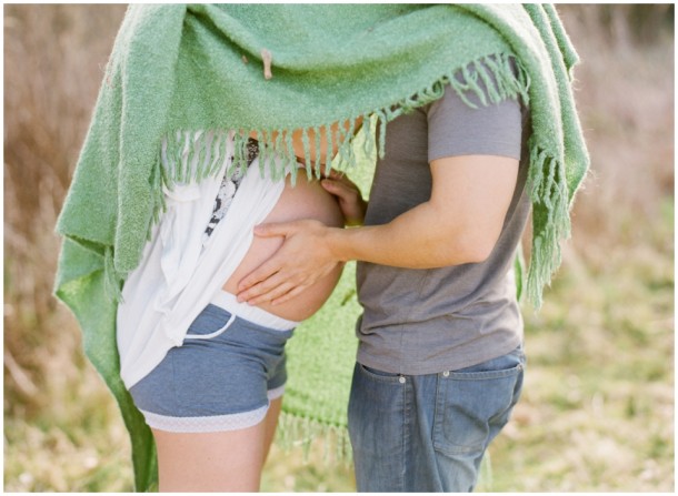 Film Maternity Shoot in the Forest: Vicky and Jan