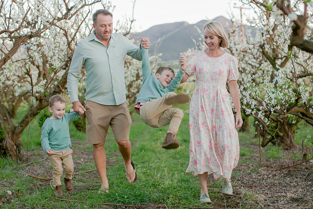 Family Photoshoot amongst the Apple Blossoms
