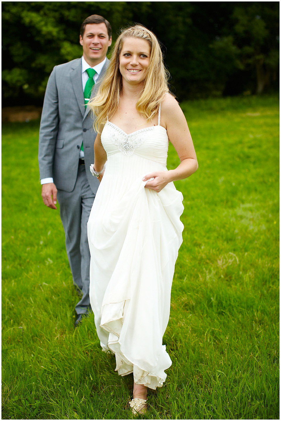 Rustic Outdoor DIY farm backyard wedding UK (97)