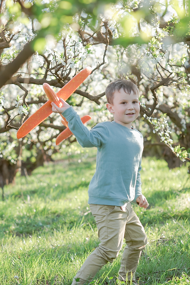 Family Photoshoot amongst the Apple Blossoms