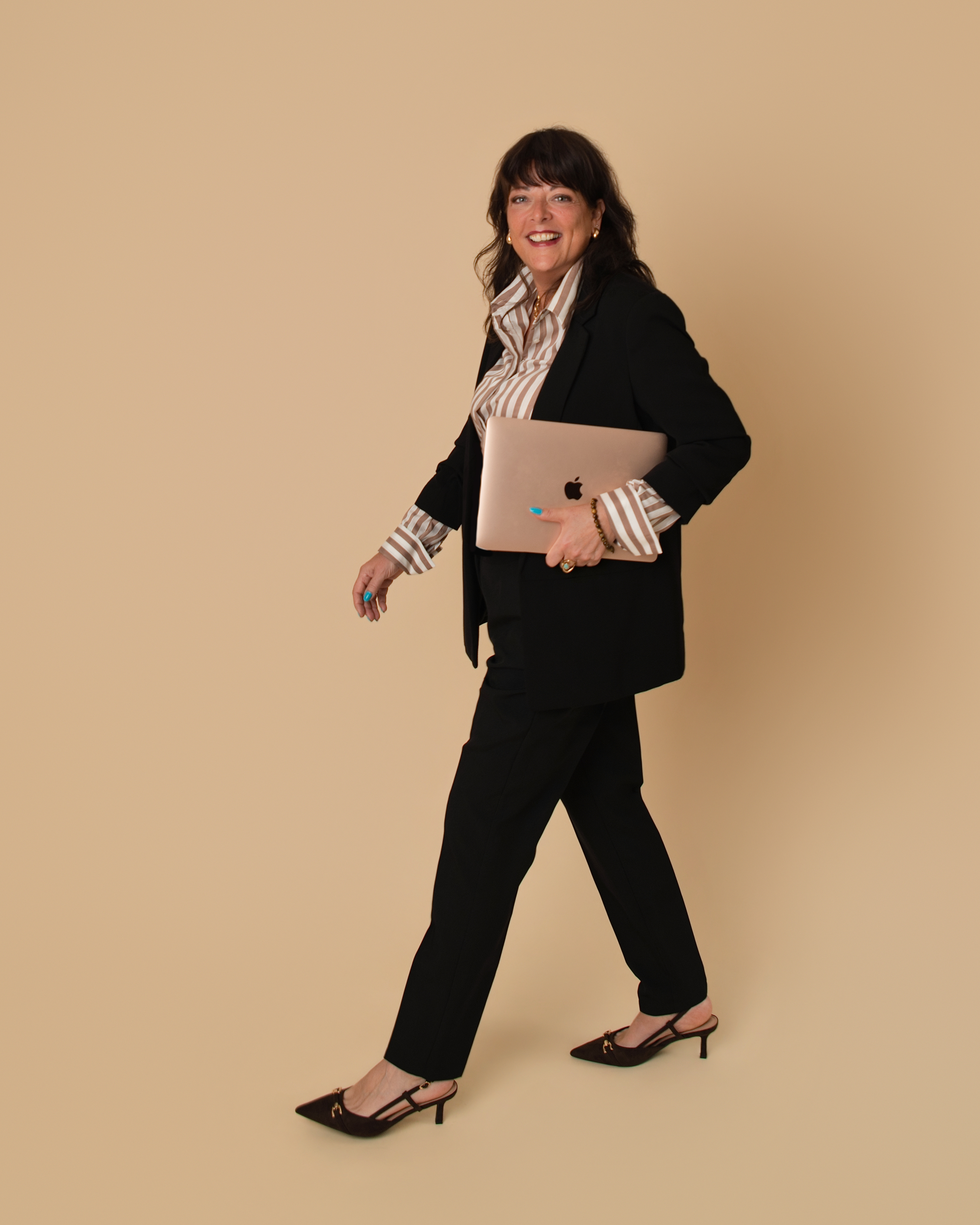 Sara Carnie subconscious rewiring coach for ambitious women entrepreneurs