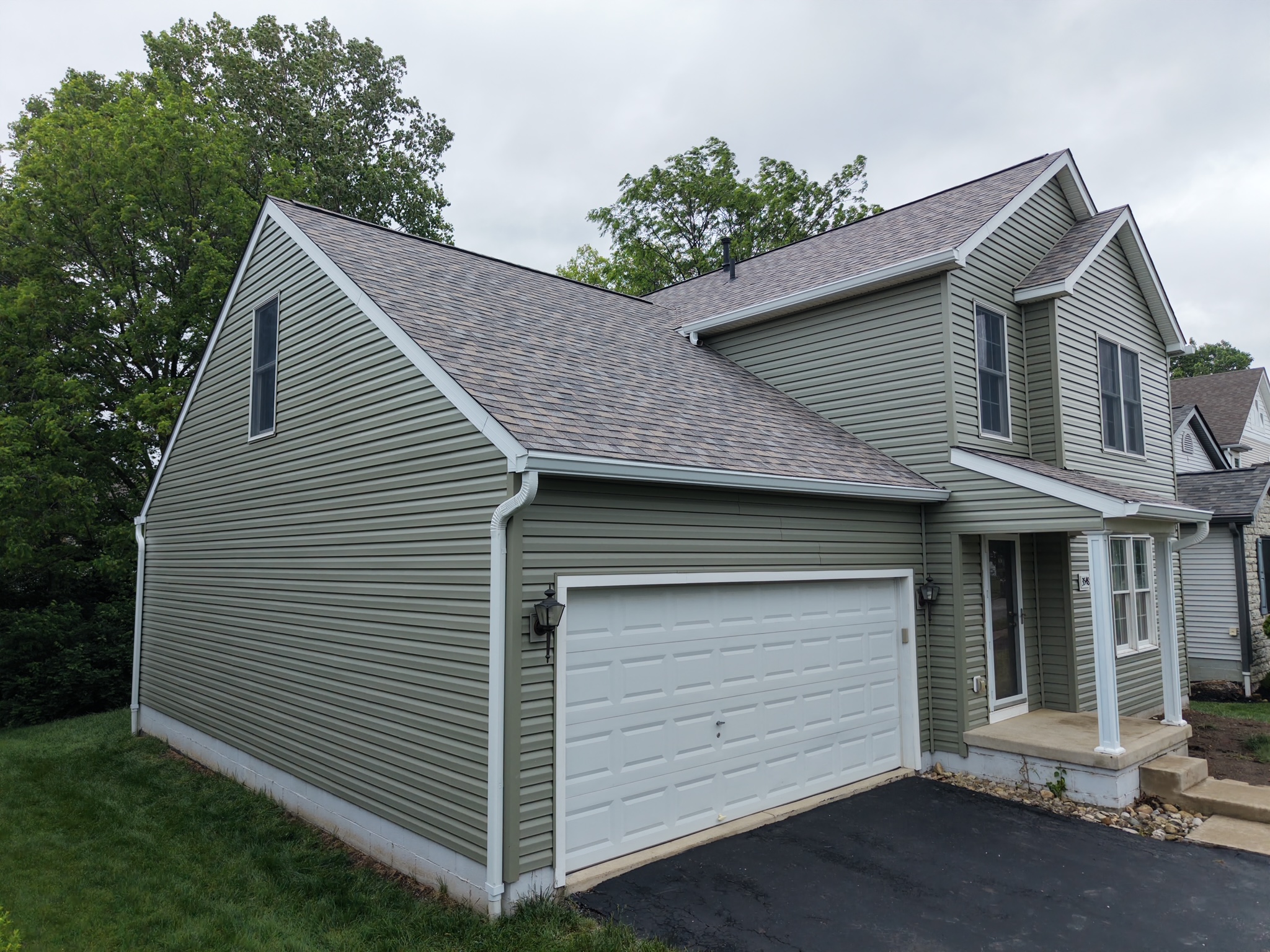Completed roofing project by RSG Systems Plus in Grove City, OH