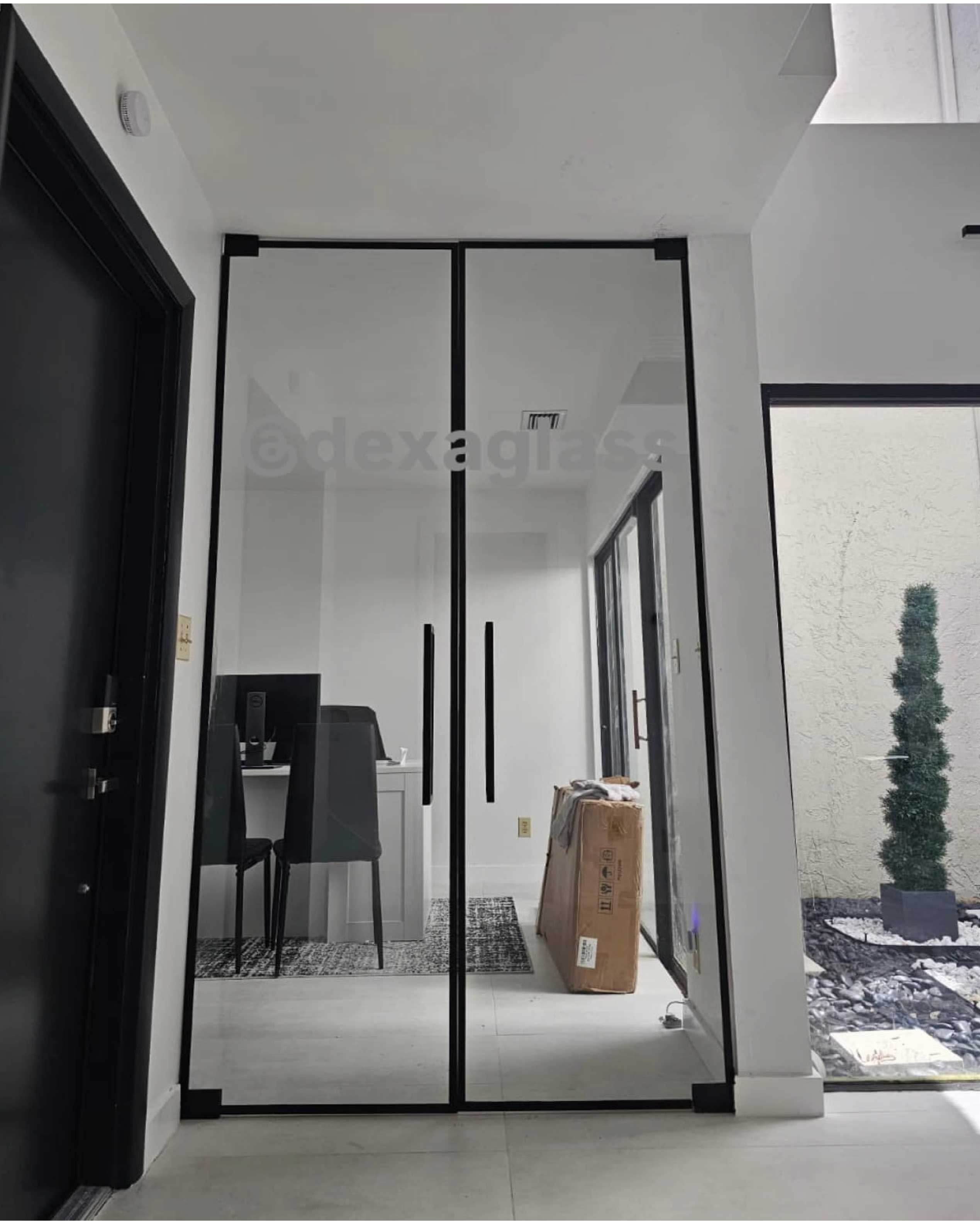 Glass Partitions in Hollywood