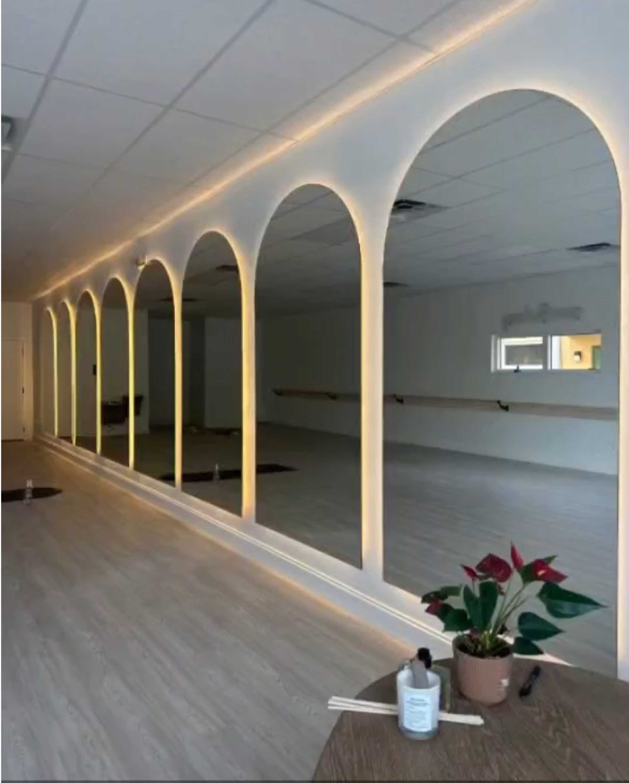 Custom mirrors in Hollywood