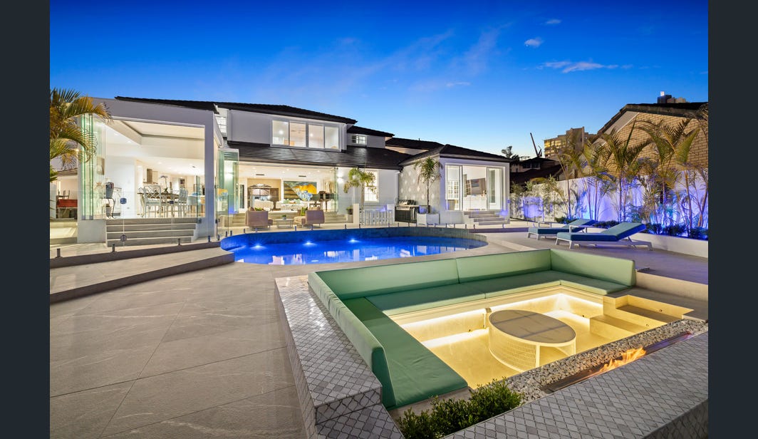 Complete Beachside Home Renovation in Surfers Paradise