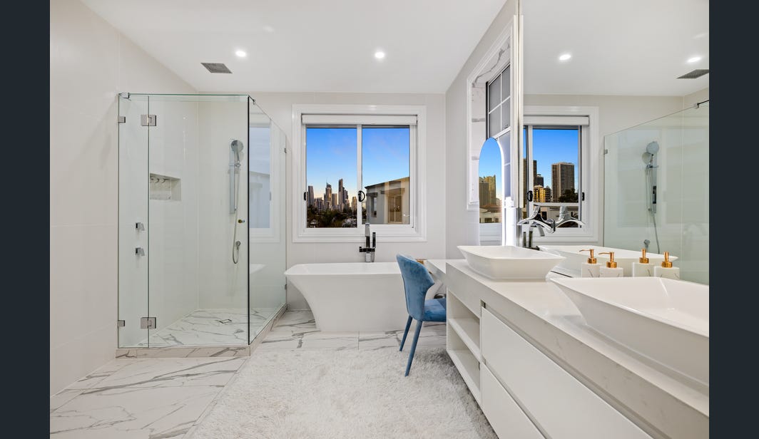 Complete Beachside Home Renovation in Surfers Paradise - Image 16