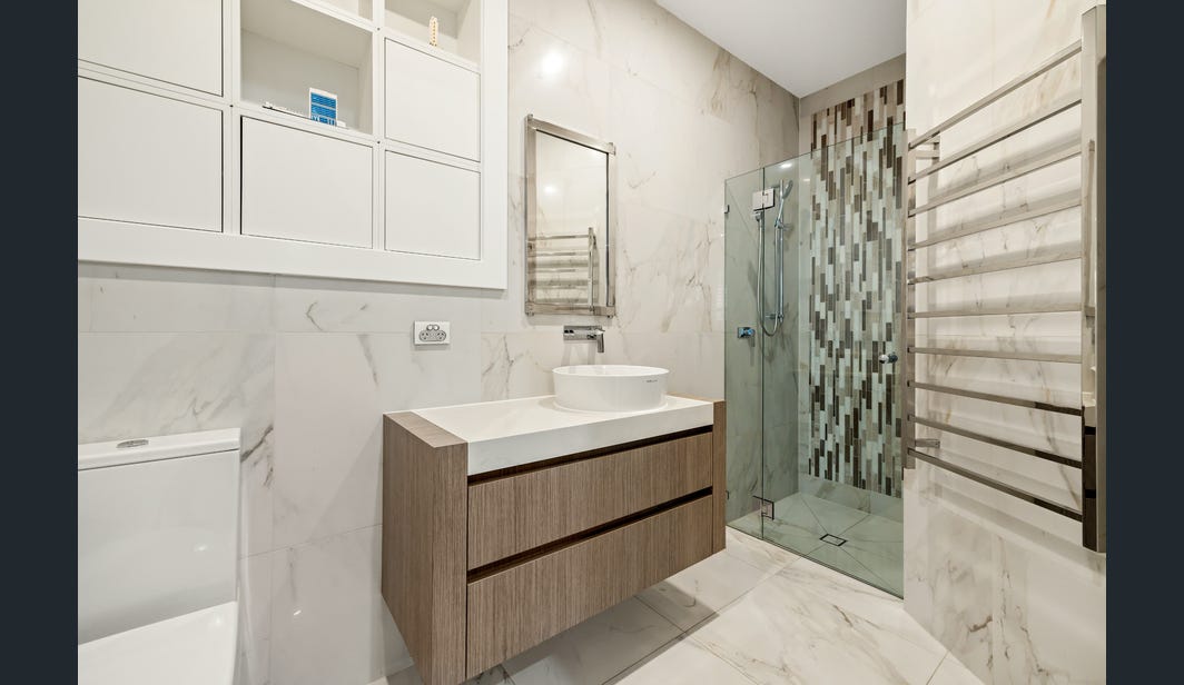 Complete Beachside Home Renovation in Surfers Paradise - Image 11