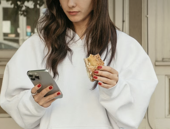 Husband and wife work on paper report together, check information, sit in  front of computer, drinks coffee, dressed in casual wear, collaborate for  teamworking. family and remote work concept | Premium Photo