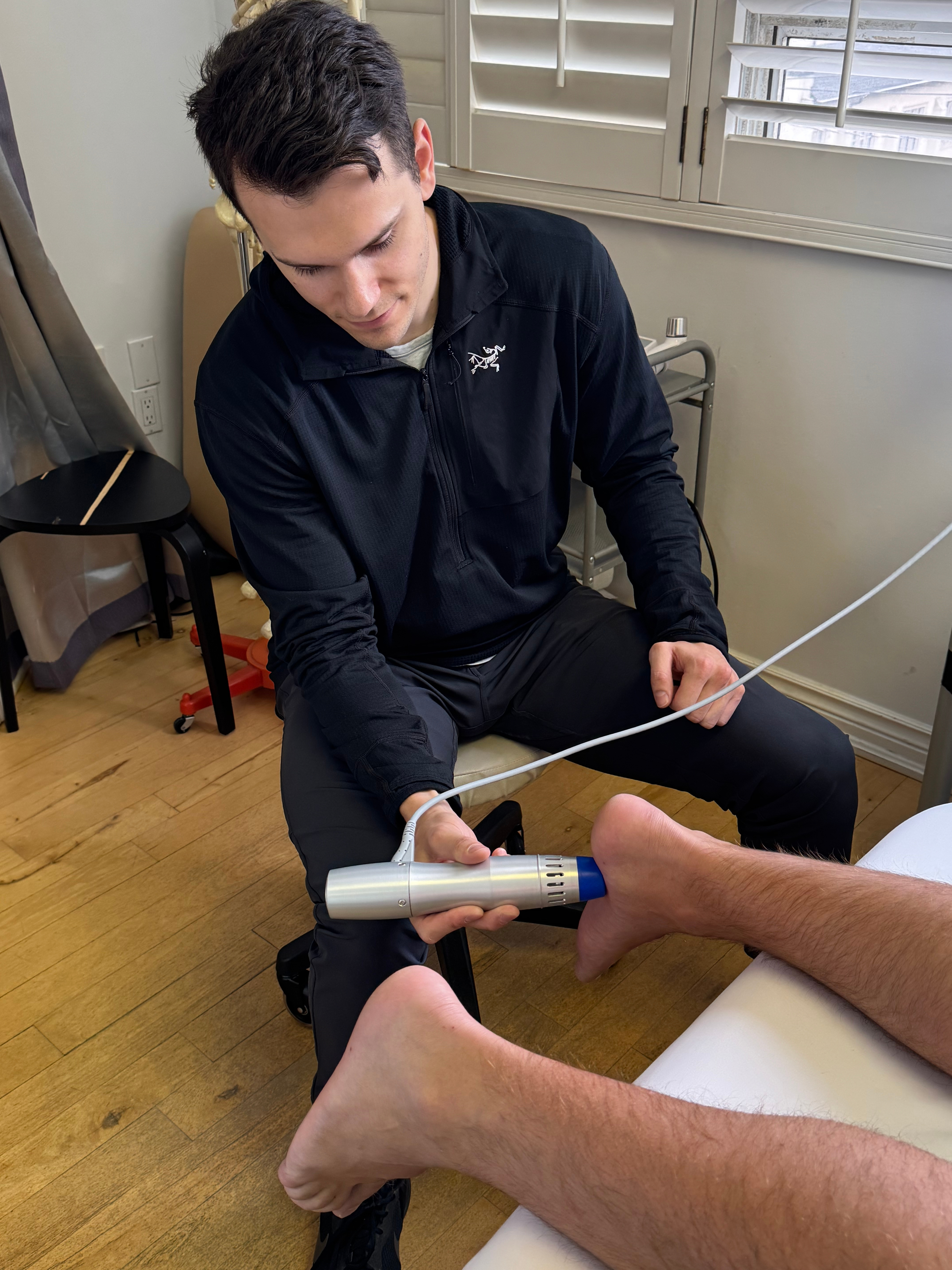 Shockwave Therapy in Toronto | Fast Pain Relief at Annex RMT