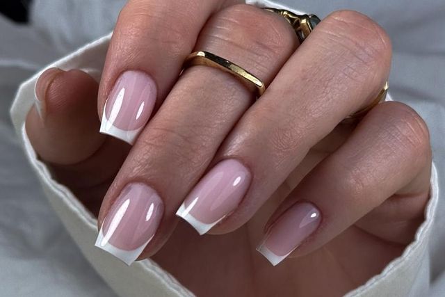 Gel sur ongles naturels