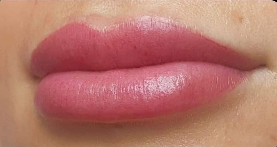 Candy Lips dermopigmentation