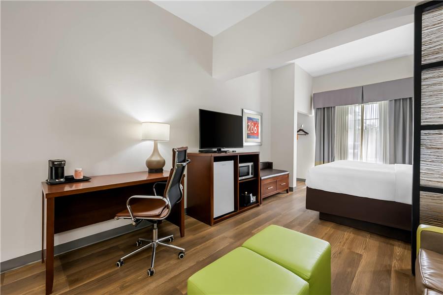 Comfort Suites New Bern near Cherry Point photo