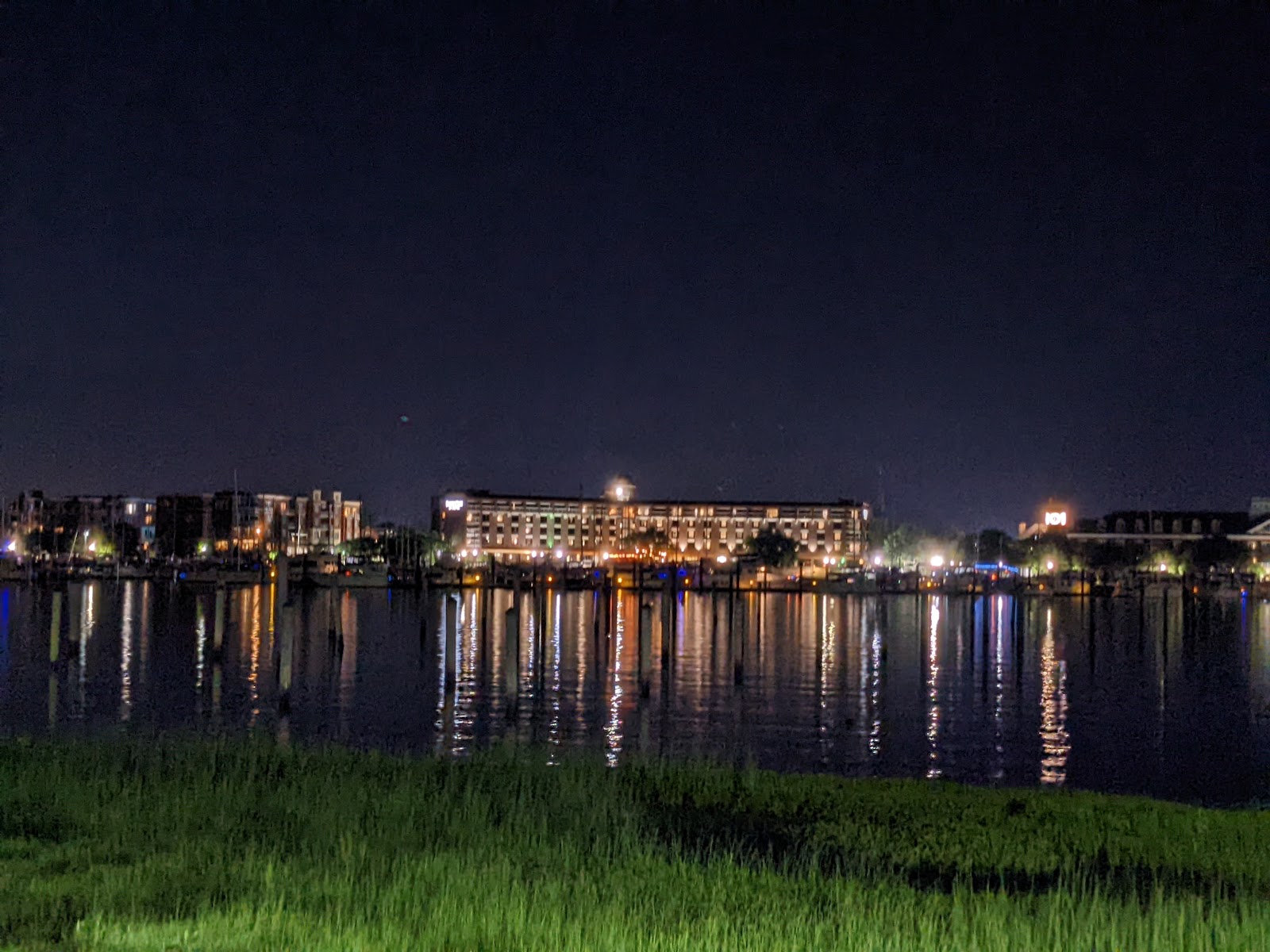 Bridgepointe Hotel and Marina photo