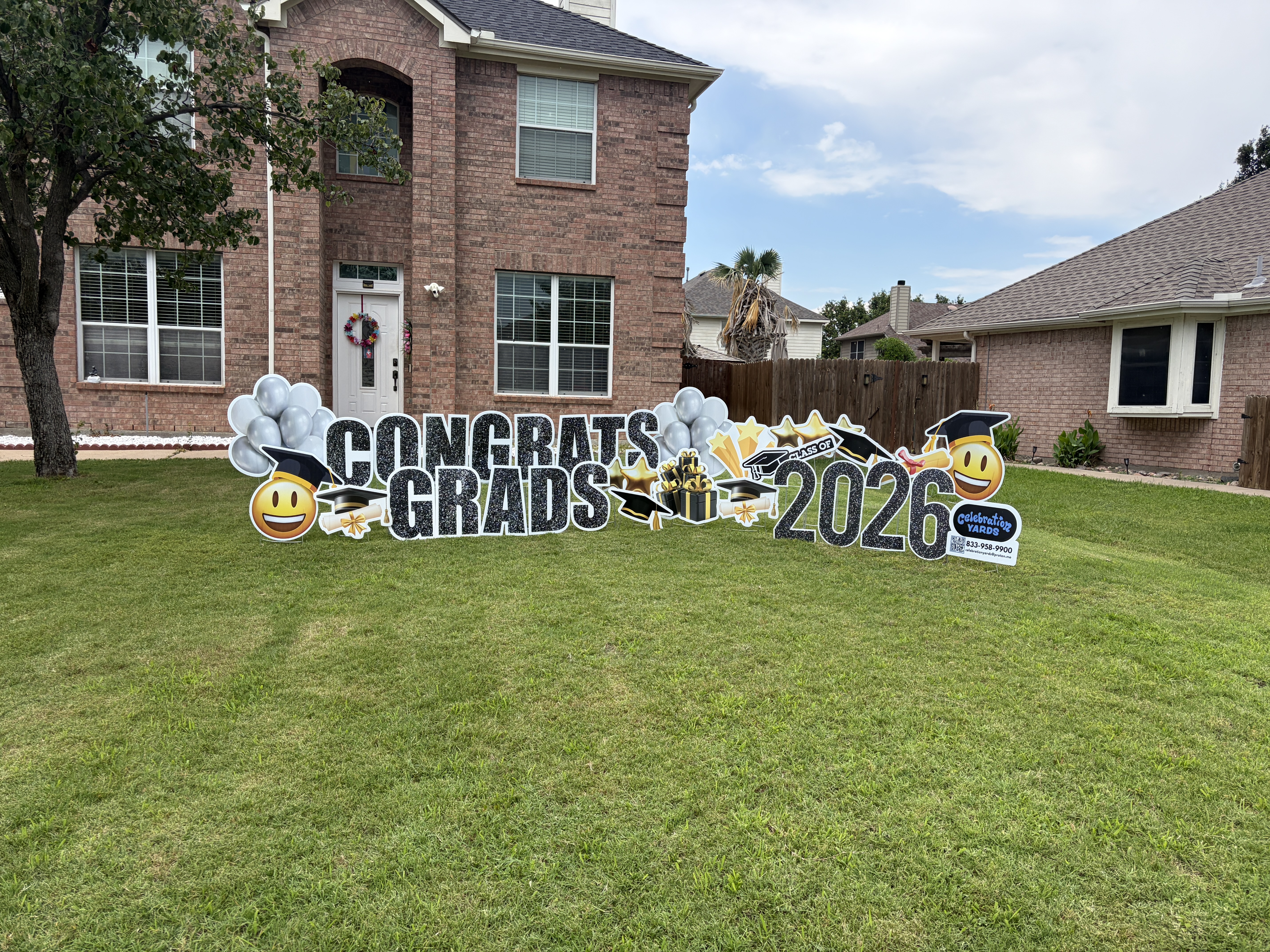 Real Congrats Grads Class of 2026 yard display