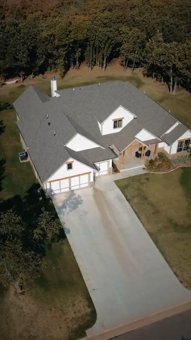 Real estate — Edmond listing tour video preview