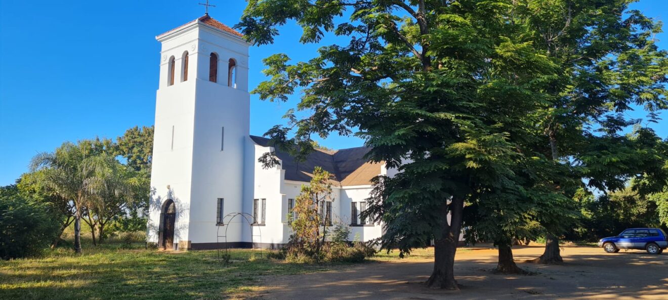 Kadoma Kadoma