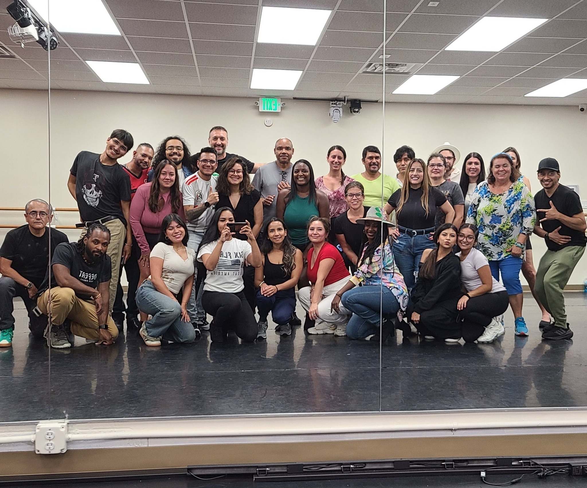 A full Salsa class of students in Toledo, Ohio