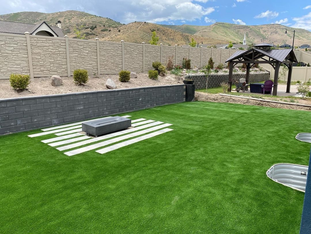Artificial turf lawn with pergola in Herriman, Utah