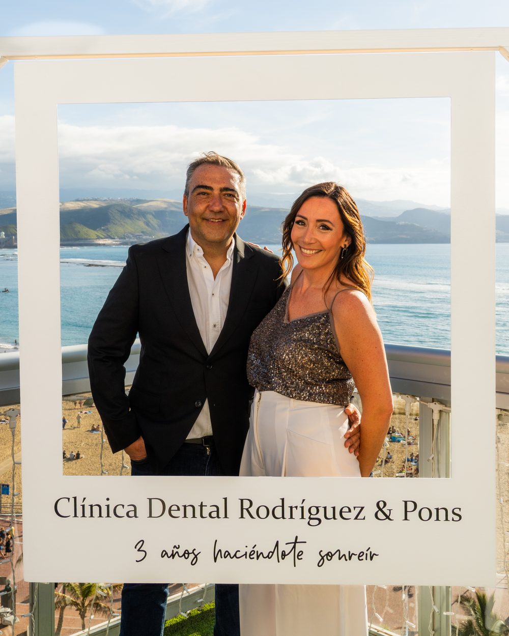 Eduardo Rodríguez y Zaira Pons en el tercer aniversario de su Clínica Dental Rodríguez & Pons