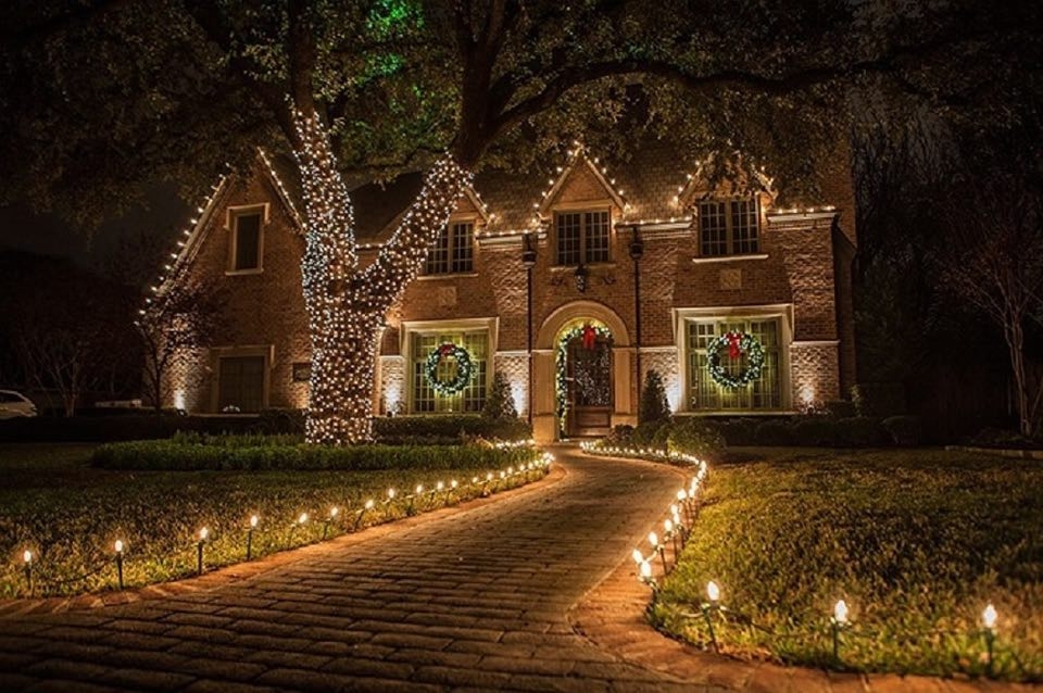 Professional Christmas Light Installers in Greensboro, NC Triad ...