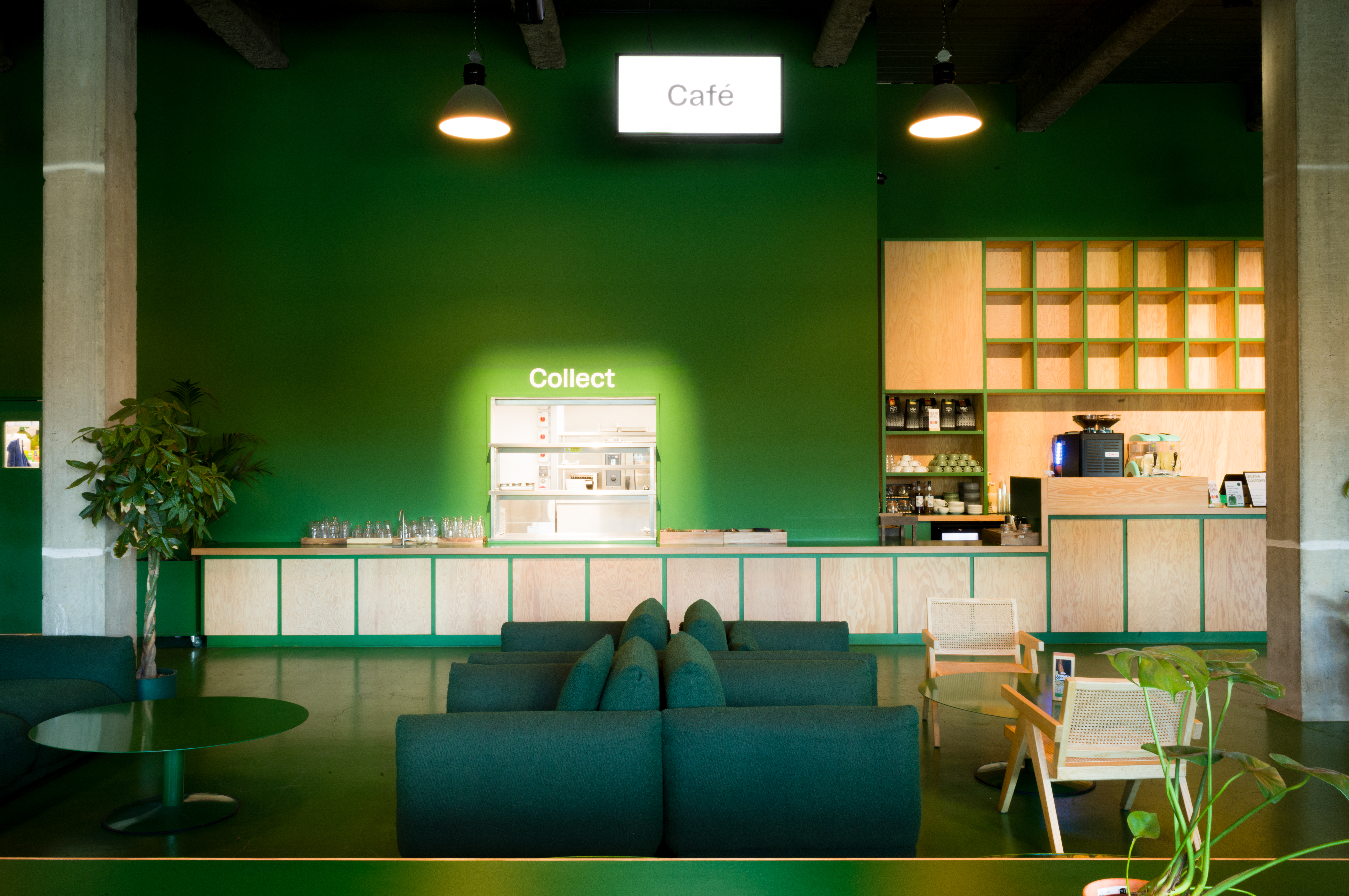 Cafe & Restaurants