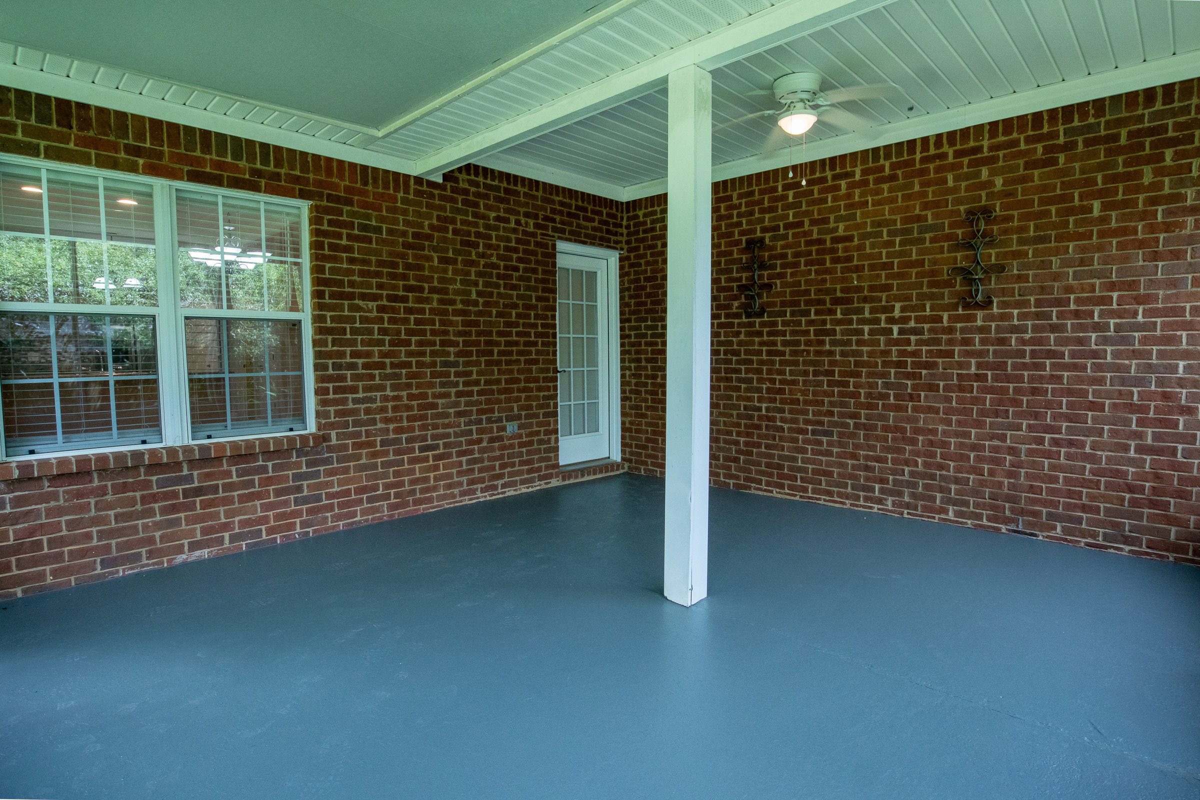 Screened porch alternate view