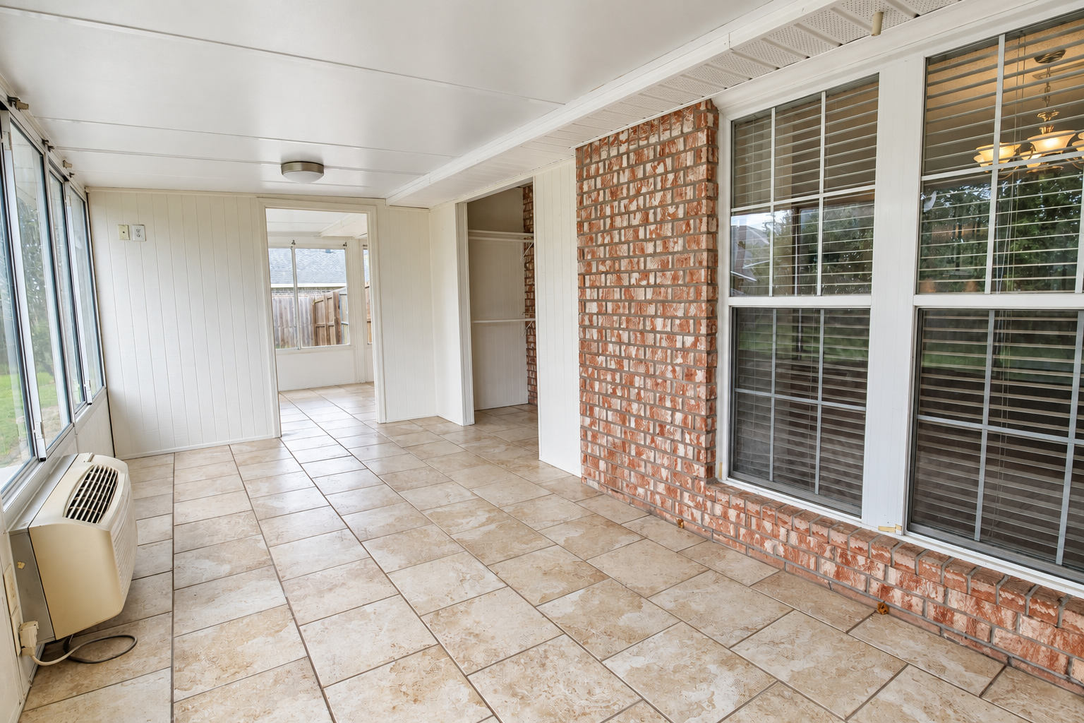 Unfurnished sunroom